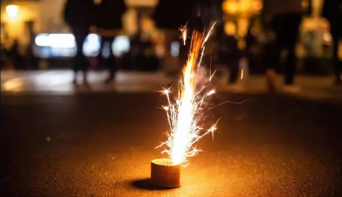 Опендатабот: украинские суды вынесли 63 приговора за запуск фейерверков во время войны