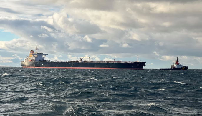 На затриманому США російському судні Bella 1 перебувають українці — посольство 