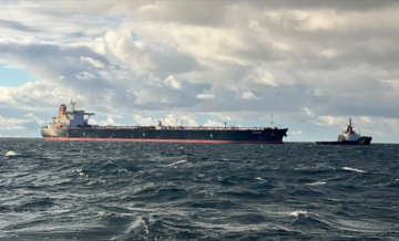 На затриманому США російському судні Bella 1 перебувають українці — посольство 