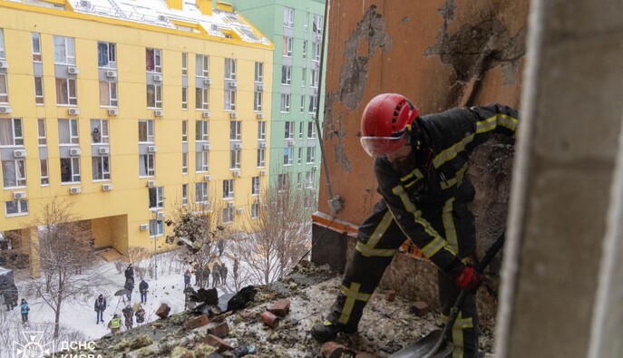 4 загиблих та 25 постраждалих: рятувальники завершили ліквідацію наслідків обстрілу Києва