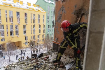 4 загиблих та 25 постраждалих: рятувальники завершили ліквідацію наслідків обстрілу Києва