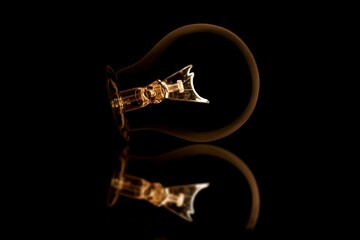 У Києві після обстрілів світло повернули для 648 тис. домівок