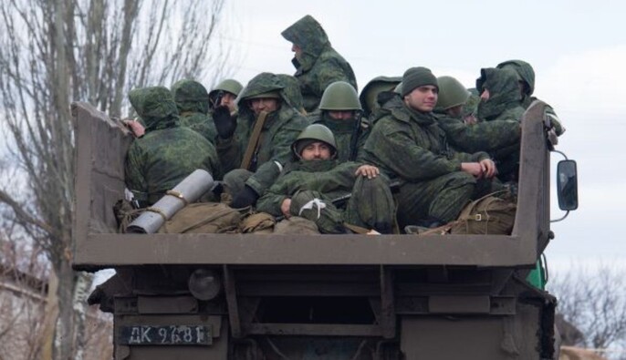 Окупанти масово перевіряють гаражі та склади у Новій Каховці та Генічеську