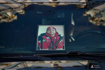 У Михайлівському соборі попрощалися із загиблим медиком Сергієм Смоляком – фоторепортаж