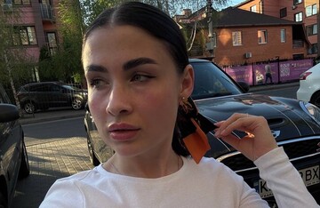 "Вірю в карму": ексдружина Романа Сасанчина відповіла на закиди щодо руйнування чужої сім'ї