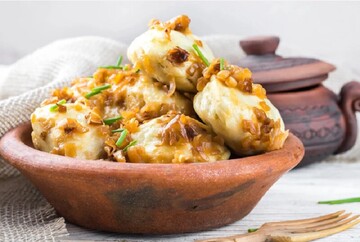 Наче повітряні хмаринки: як приготувати парові вареники на кефірі