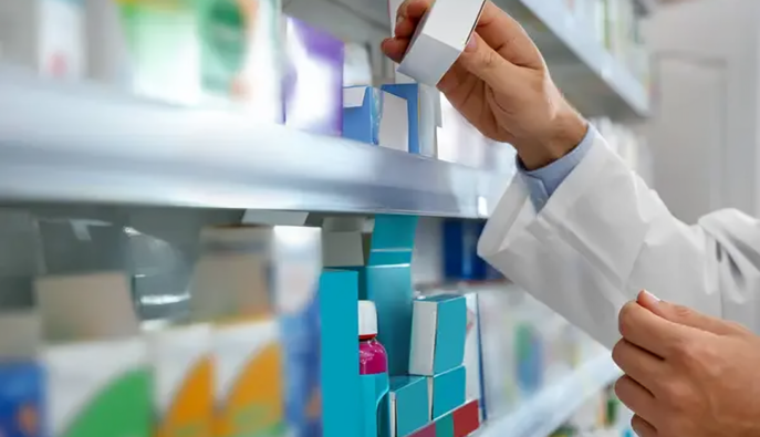 Правительство поручило Минздраву и Госпродпотребслужбе контролировать цены на лекарства