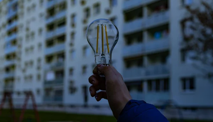 Зі світлом до 3 годин, без – до 10: ДТЕК про поточний стан енергосистеми в Києві