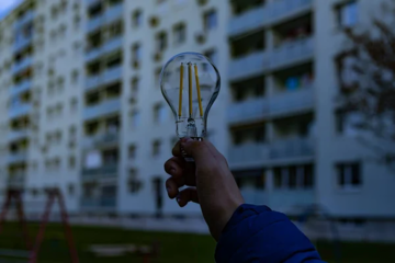 Зі світлом до 3 годин, без – до 10: ДТЕК про поточний стан енергосистеми в Києві