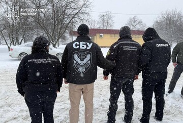 Прокурори викрили посадовців "Укртрансбезпеки" на сприянні перевізникам за гроші