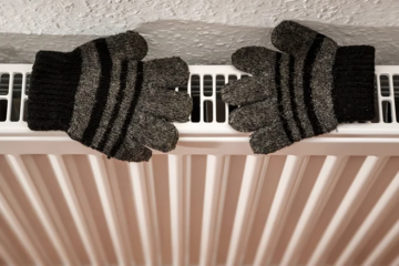 Кличко: около 300 домов Киева остаются без отопления после атак