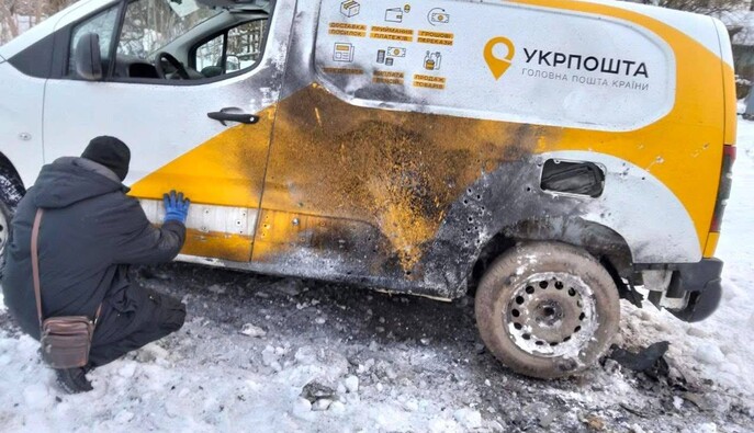 Россияне уничтожили пятый автомобиль Укрпочты в Сумской области: детали