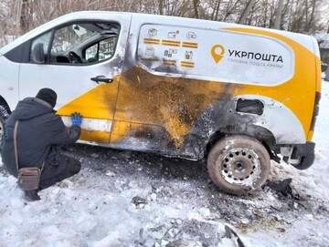 Росіяни знищили п'яте авто Укрпошти у Сумській області: деталі