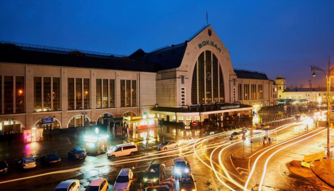 По всій країні на вокзалах УЗ цілодобово працюють 97 опорних Пунктів Незламності — Кулеба