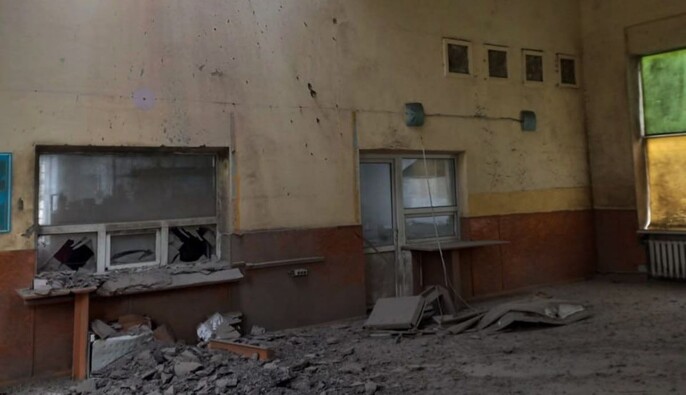 Оккупанты обстреляли Днепровский район Херсона: повреждено учебное заведение