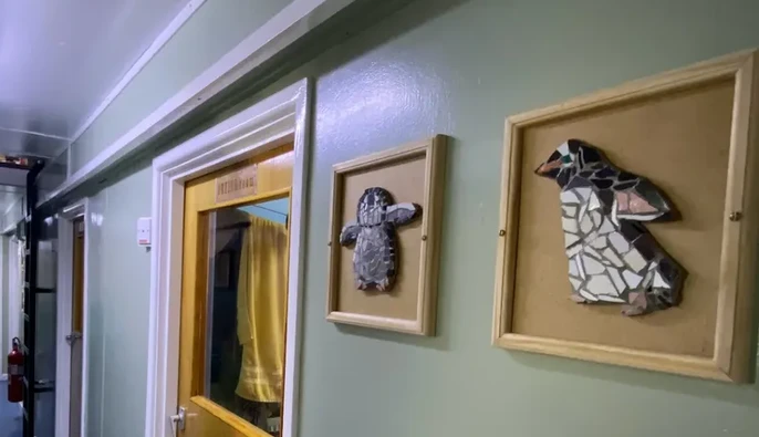 Первые мозаики появились на станции "Академик Вернадский" – фото