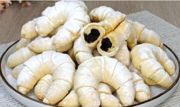 "Танут во рту": как приготовить рогалики из песочного теста