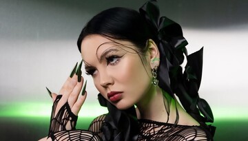 "Я две недели напоминала о зарплате": Летучая мышь назвала причину разрыва сотрудничества с лейблом Jerry Heil