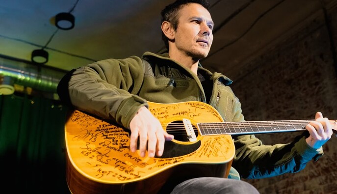 "Красивый и солнечный": Святослав Вакарчук сделал селфи в Харькове и вспомнил о войне