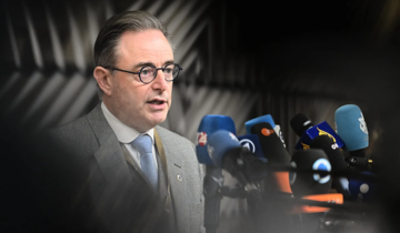 Барт Де Вевер: Російська загроза не є реальною, доки Захід залишається єдиним