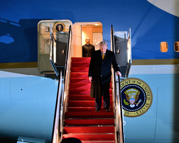 CNN: Трамп продовжив політ у Давос після технічної несправності літака