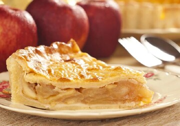 "Это классический рецепт": как приготовить нежный яблочный пирог
