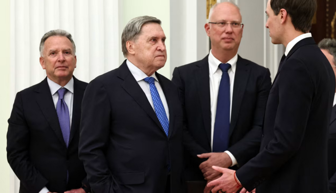 Ушаков анонсировал трехсторонние переговоры между РФ, США и Украиной в Абу-Даби