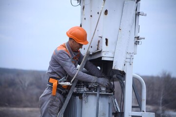 Отсутствие резервного питания и аварийных бригад: нардеп объяснил, почему в Киеве долго восстанавливают тепло