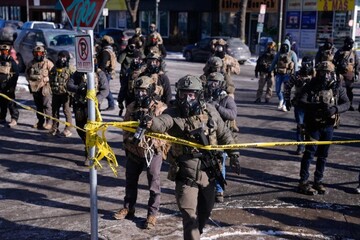 В Миннеаполисе агенты миграционной службы во второй раз за месяц убили человека: власти говорят, что это "самооборона"