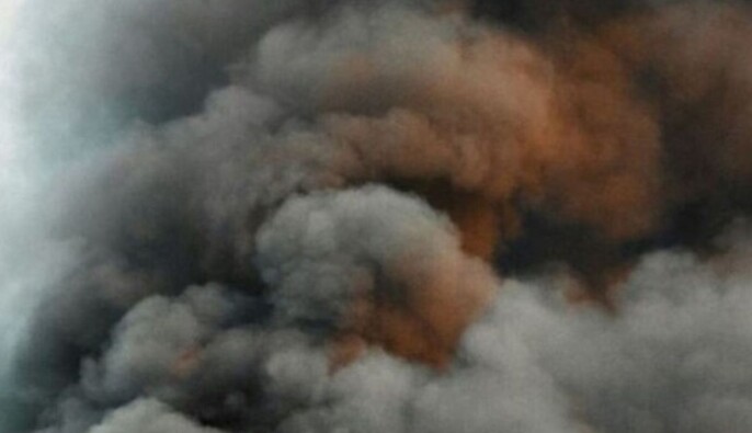 В Харькове российский дрон попал в многоэтажку рядом с торговым центром: есть пострадавшие