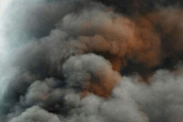 В Харькове российский дрон попал в многоэтажку рядом с торговым центром: есть пострадавшие