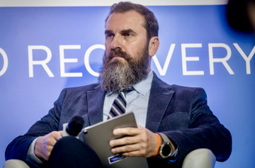 Учителя начнут получать повышенную зарплату уже в ближайшее время.