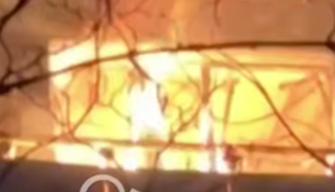 Прямое попадание и пожар: россияне ударили по многоэтажке в Кривом Роге