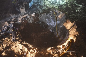 В результате атаки врага на Запорожье повреждены более ста квартир и двадцать автомобилей