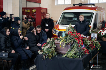 У Києві прощаються із рятувальником Олександром Зібровим, пораненим під час атаки РФ 9 січня, – фото