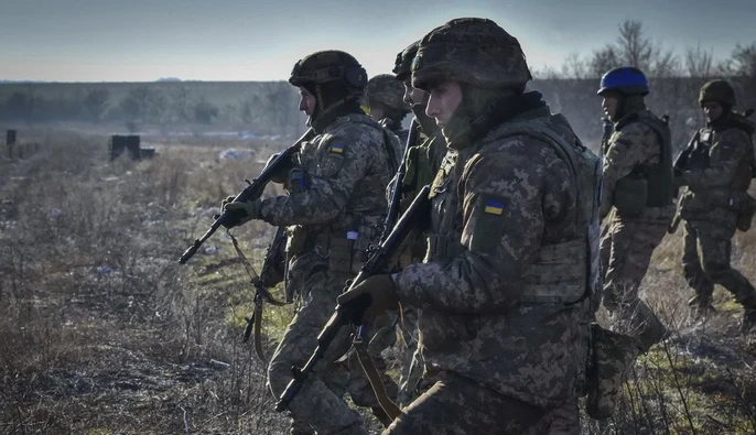 ДШВ: на півночі Мирнограда точаться стрілецькі бої
