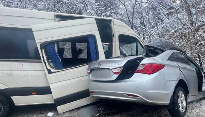 В Киевской области произошло ДТП с участием маршрутки и легковушки