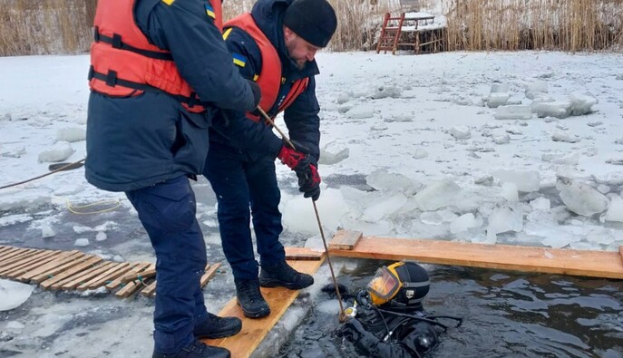 На Київщині водолази-сапери знайшли вибухонебезпечний предмет, який містив близько 1,5 кг вибухівки