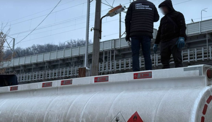 У Києві заблокували діяльність нелегальної АЗС із контрафактним пальним — БЕБ