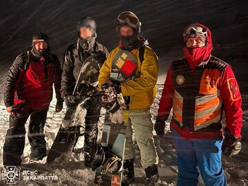 На Закарпатье работники ГСЧС спасли двух сноубордистов: подробности