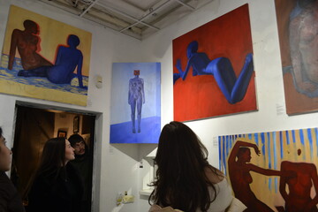 Конфліктність кохання: тривають останні дні виставки Анни Рост у Flowerbed Gallery