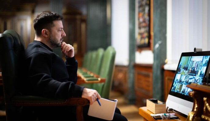 Президент: Сотни домов в Киеве — без отопления, работы в городе недостаточно