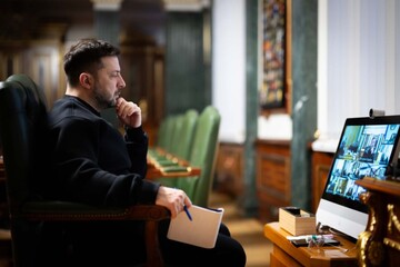 Президент: Сотни домов в Киеве — без отопления, работы в городе недостаточно