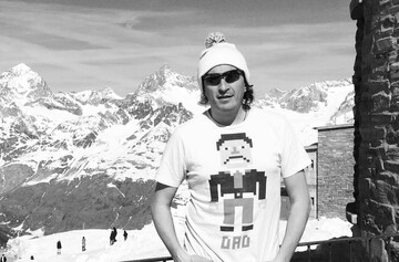 11 років без Кузьми Скрябіна: зірки зворушливо згадали музиканта у роковини його загибелі