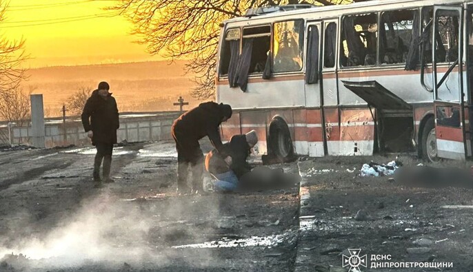 На Дніпропетровщині оголосили день жалоби: журналіст розповів про наслідки удару по автобусу з шахтарями