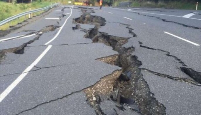 Землетрясение магнитудой 4,7–5,3 почувствовали в Крыму и юго-восточных областях Украины: сейсмолог рассказал детали