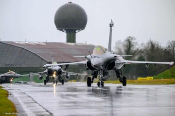 Франция провела обучение по опрокидыванию истребителей Rafale на случай угрозы