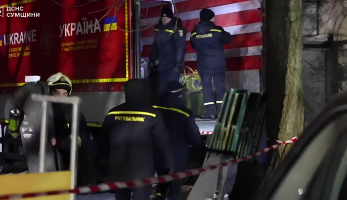 Вночі Росія атакувала Суми – пошкоджені багатоквартирні будинки, розгорнуто пункт допомоги