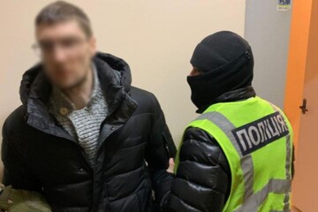 В Киеве мужчина ударил в голову водителя эвакуатора, который загрузил его авто, и оставил его без сознания на обочине