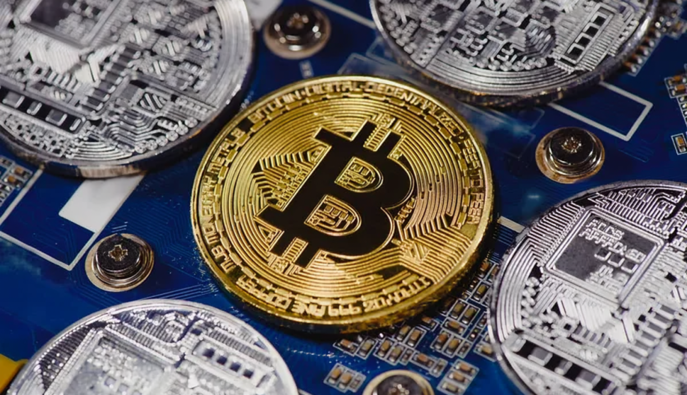 Криптовалютный рынок потерял $1 трлн стоимости за месяц: Bitcoin обновил 16-месячный минимум